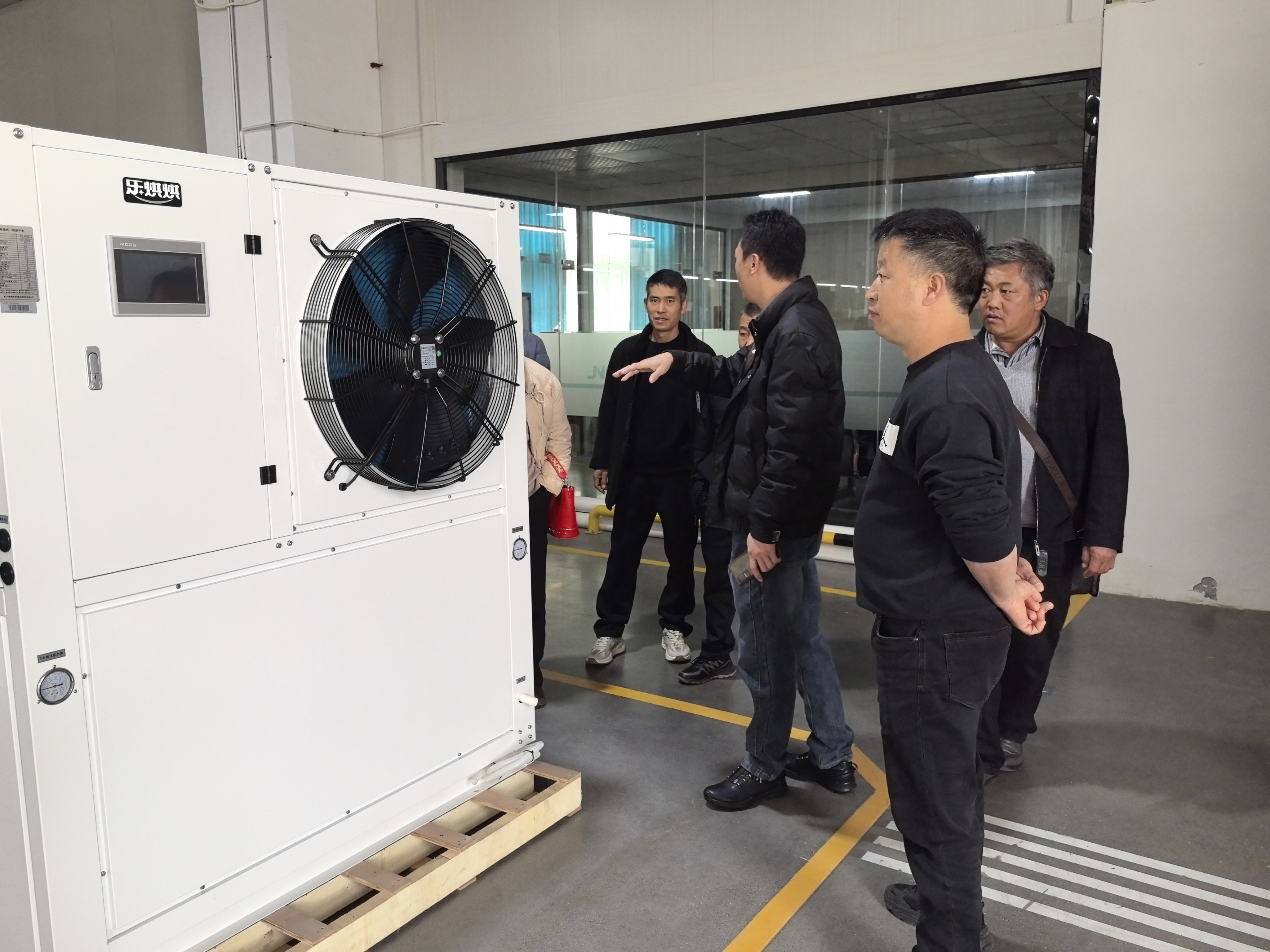 云南客戶(hù)蒞臨我司工廠(chǎng)考察，共探智慧烤煙新機(jī)遇